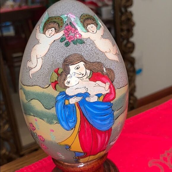 Vtg Treasured Visions Madonna & Child painted egg - Picture 2 of 8